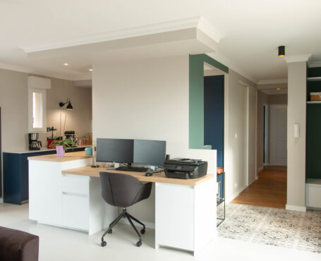 BUREAU MELANGE PARQUET BOIS ET CARRELAGE IMMITATION CARREAUX CIMENT